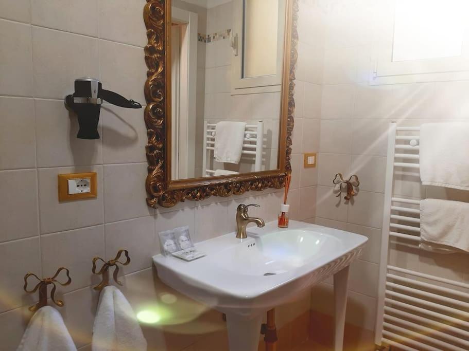 Apartamento Charme In Righi Bolonia Exterior foto